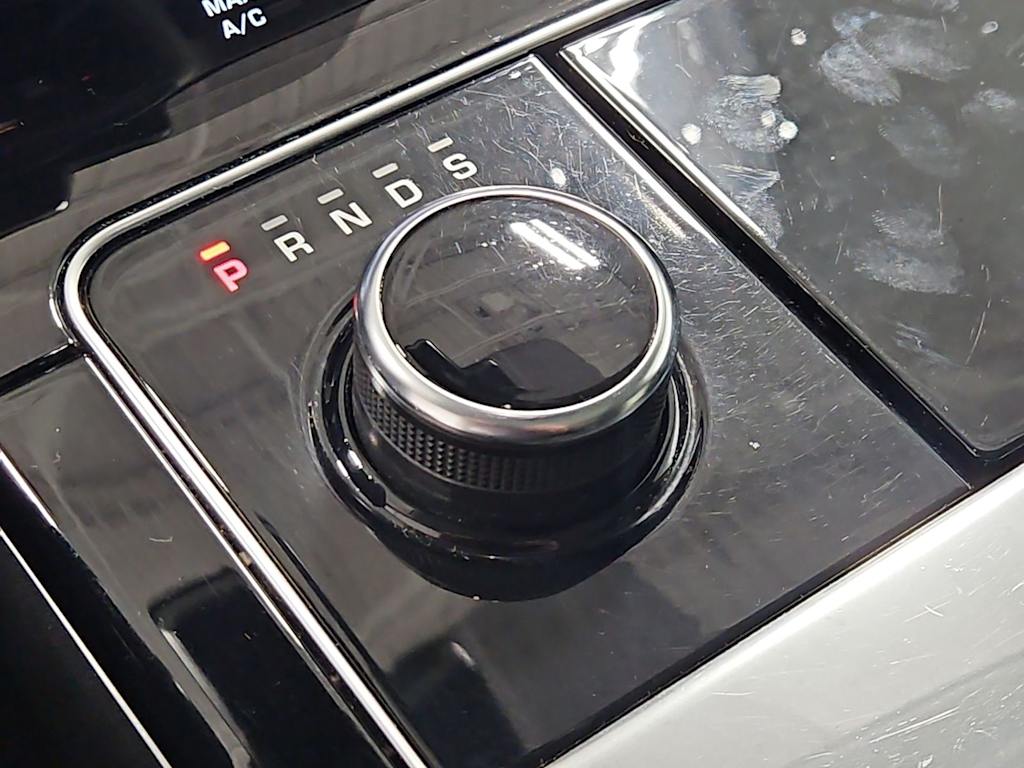 Thumbnail: 2018 Land Rover Range Rover Velar - 32