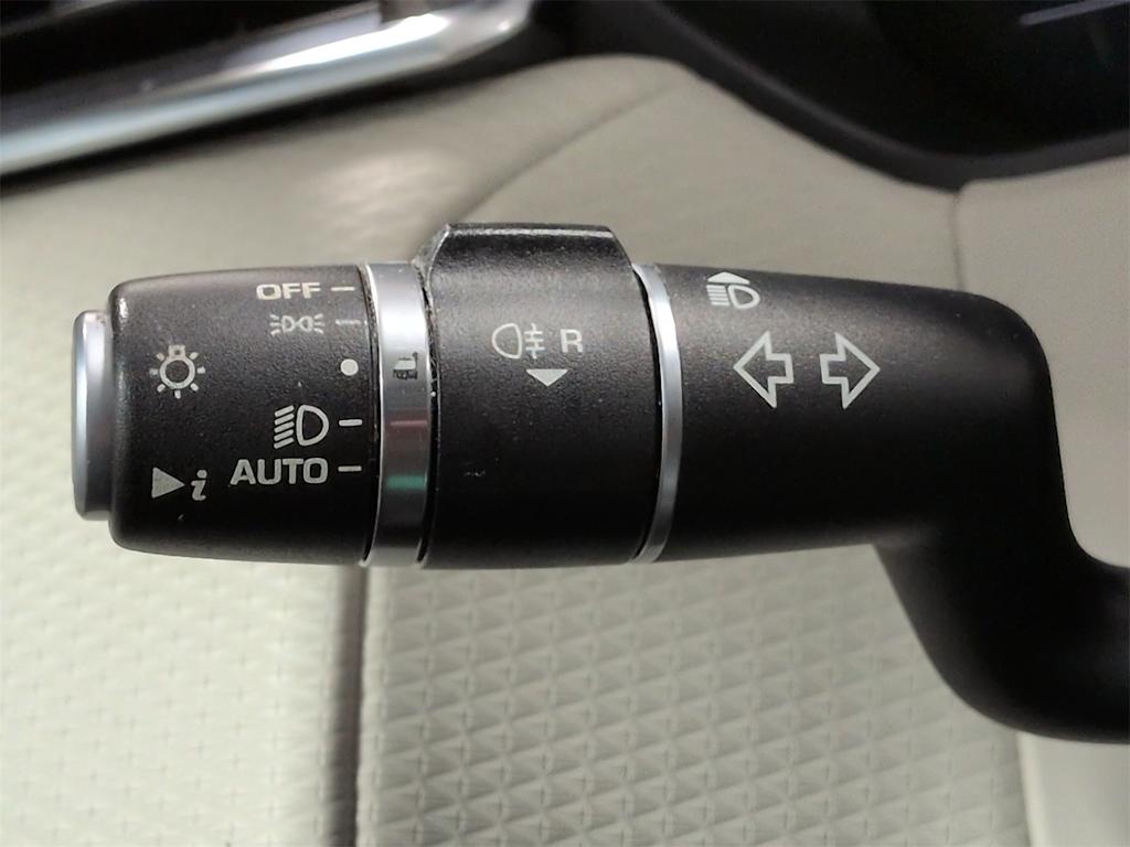 Thumbnail: 2018 Land Rover Range Rover Velar - 35