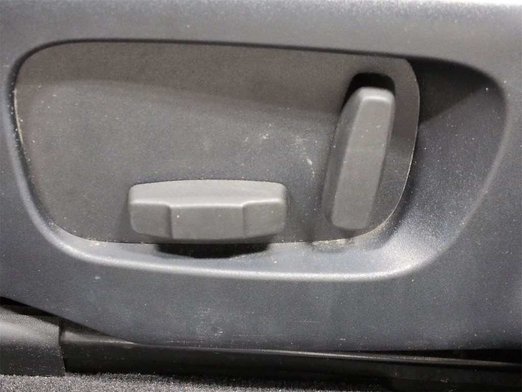 Thumbnail: 2018 Land Rover Range Rover Velar - 27