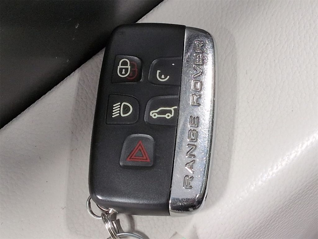 Thumbnail: 2018 Land Rover Range Rover Velar - 39