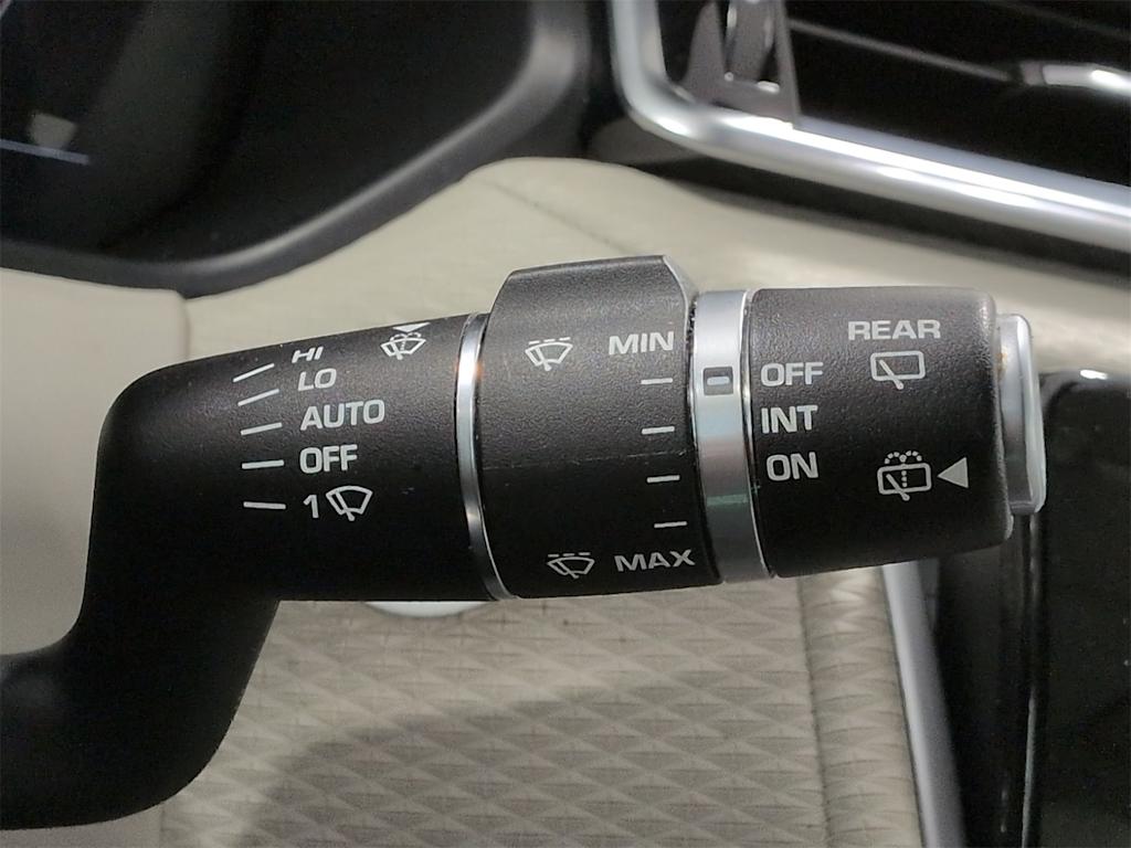 Thumbnail: 2018 Land Rover Range Rover Velar - 34