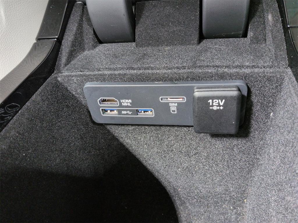 Thumbnail: 2018 Land Rover Range Rover Velar - 18