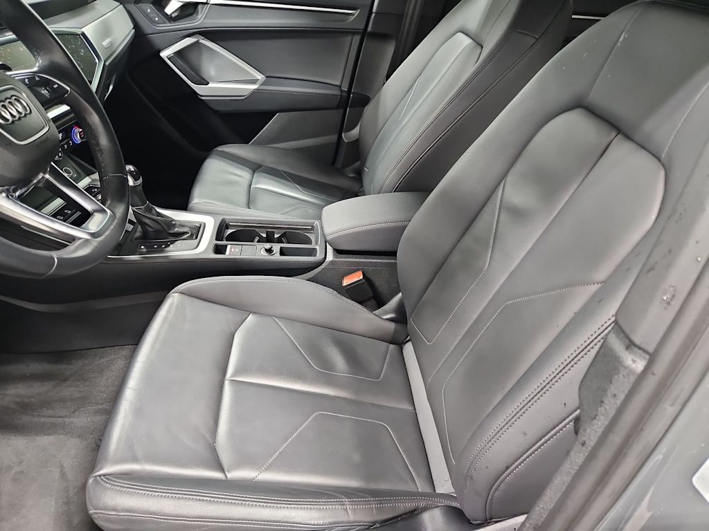 Thumbnail: 2024 Audi Q3 - 11