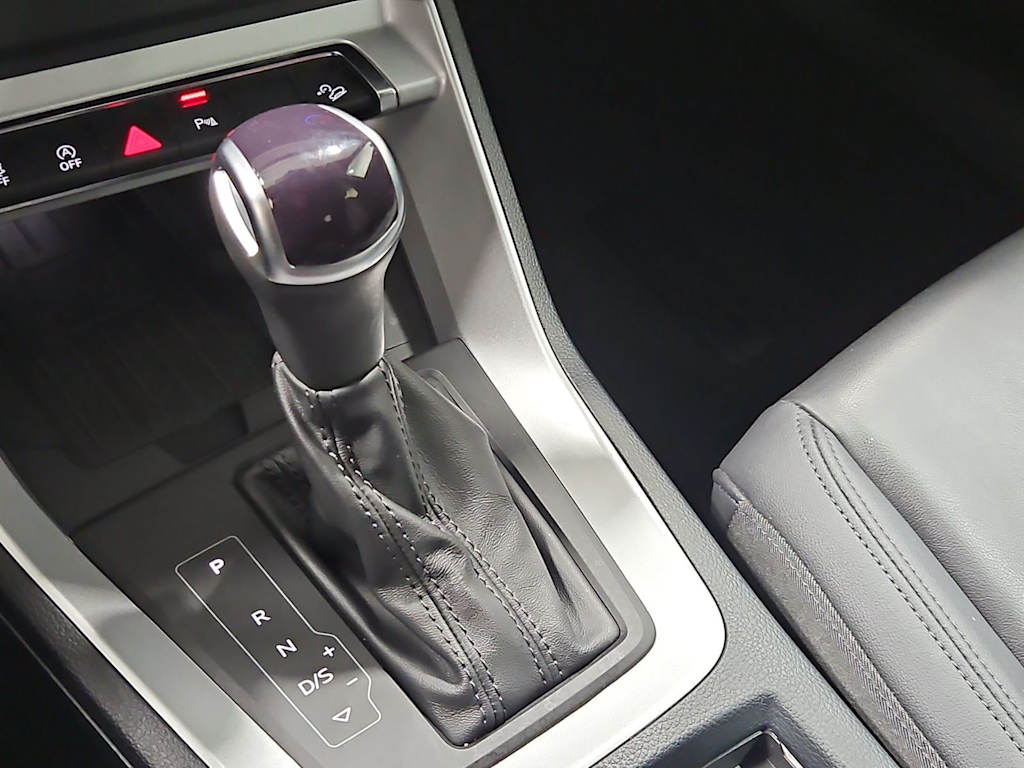 Thumbnail: 2024 Audi Q3 - 32