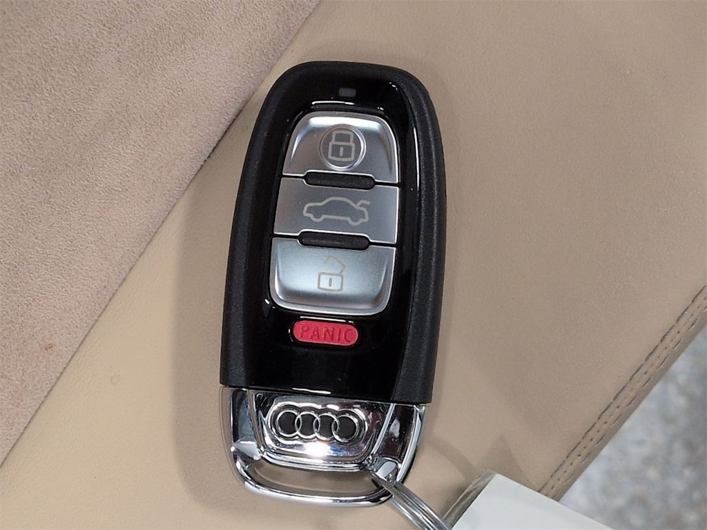 Thumbnail: 2015 Audi A8 - 38