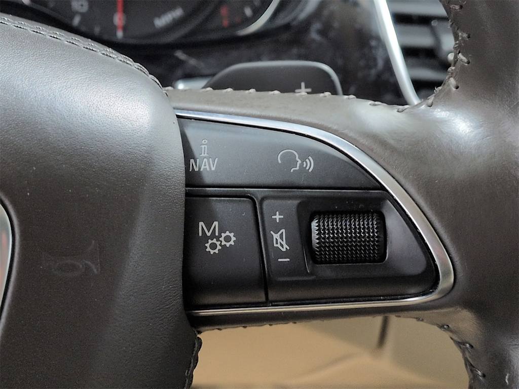 Thumbnail: 2015 Audi A8 - 33