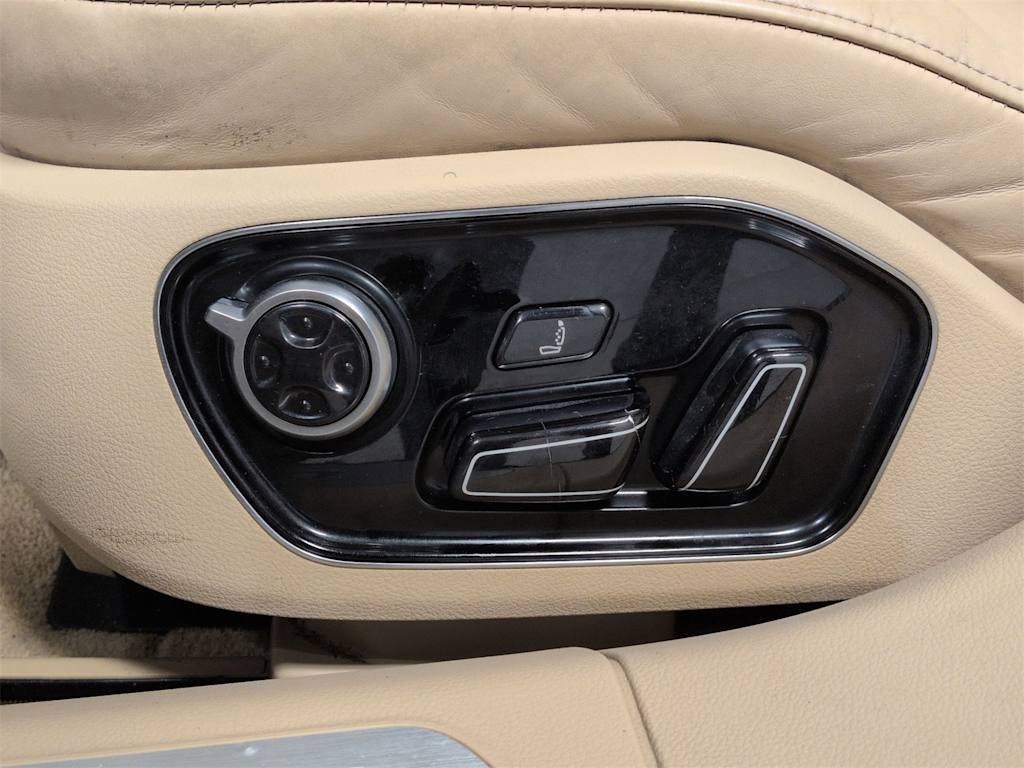 Thumbnail: 2015 Audi A8 - 27