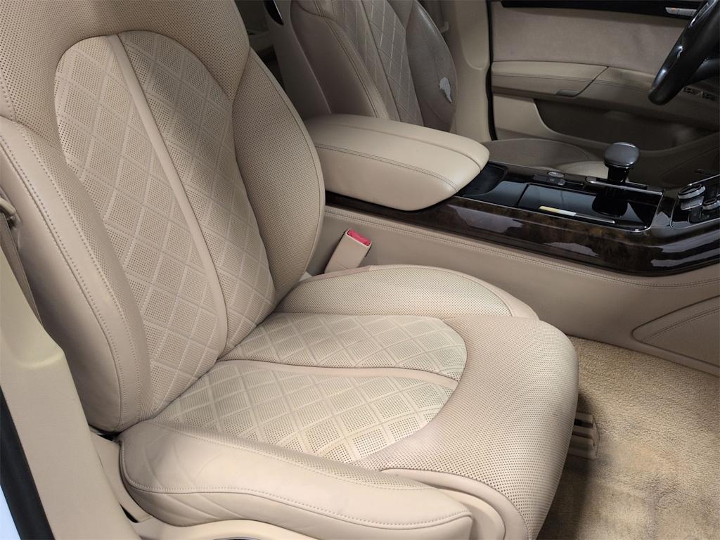 Thumbnail: 2015 Audi A8 - 11