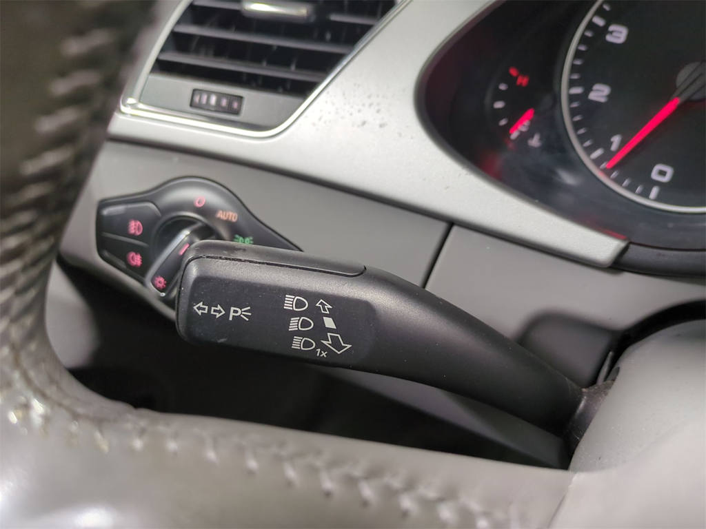 Thumbnail: 2012 Audi A4 - 16