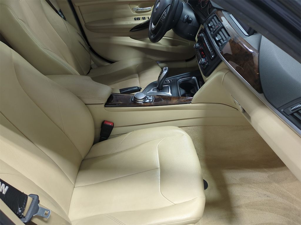2015 BMW 3 Series 328xi 12