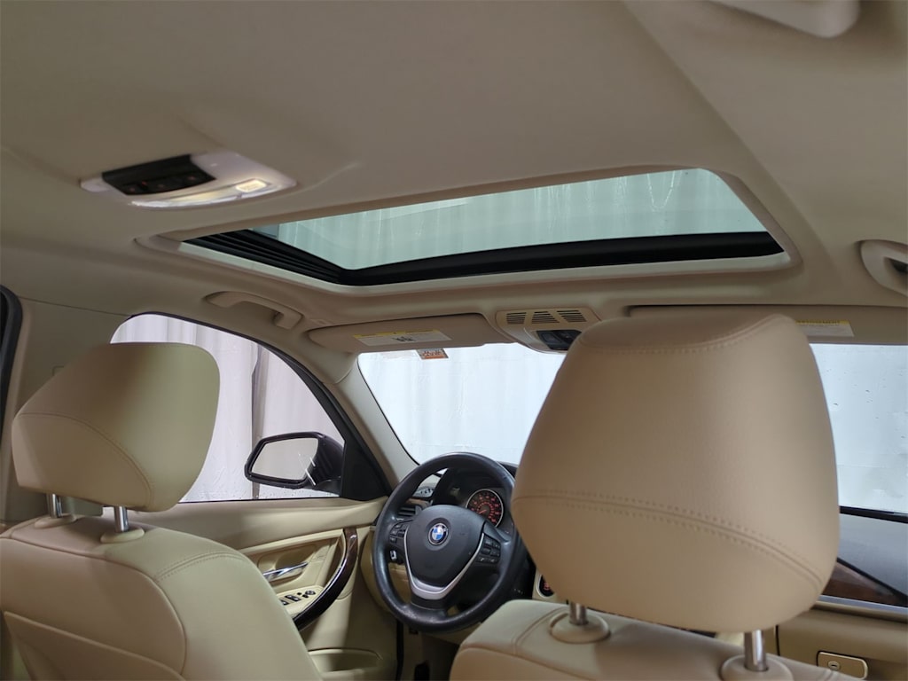 2015 BMW 3 Series 328xi 31