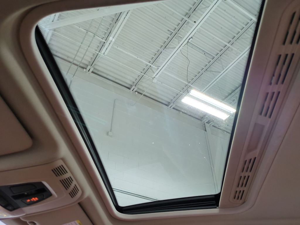 Thumbnail: 2013 BMW 3 Series - 27