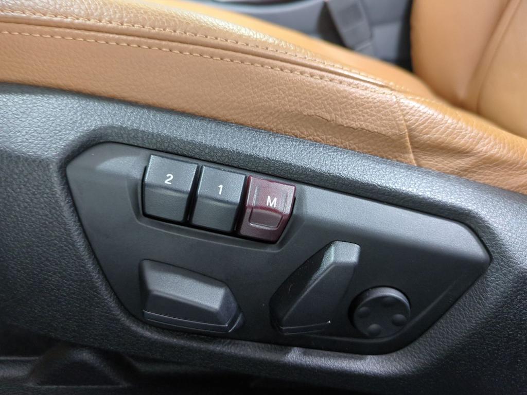 Thumbnail: 2013 BMW 3 Series - 26