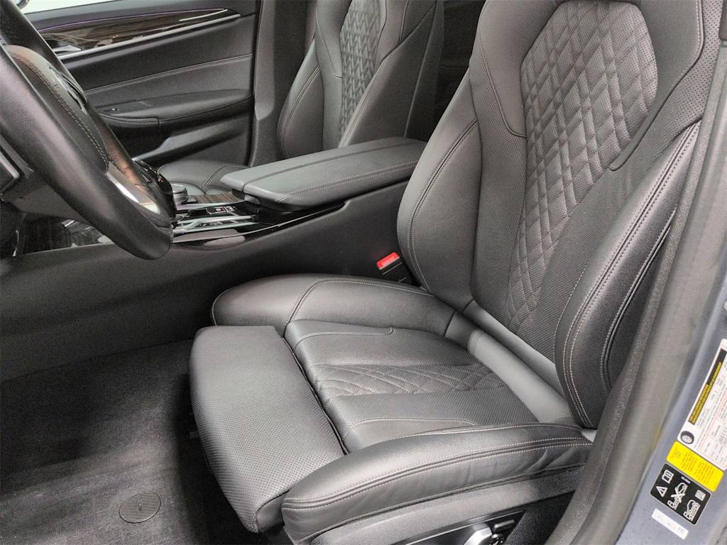 Thumbnail: 2021 BMW 5 Series - 10