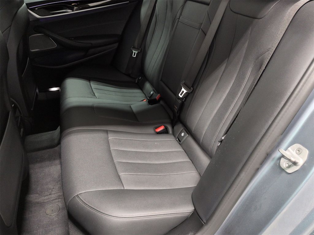 Thumbnail: 2021 BMW 5 Series - 12