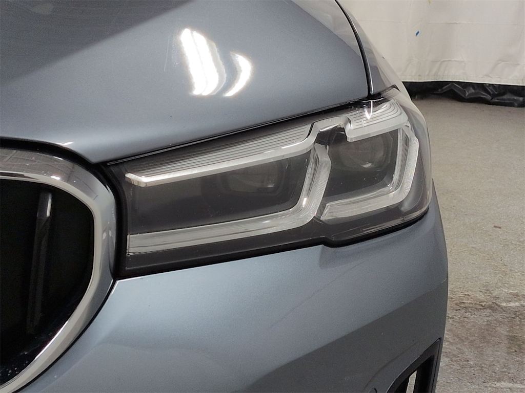 Thumbnail: 2021 BMW 5 Series - 25