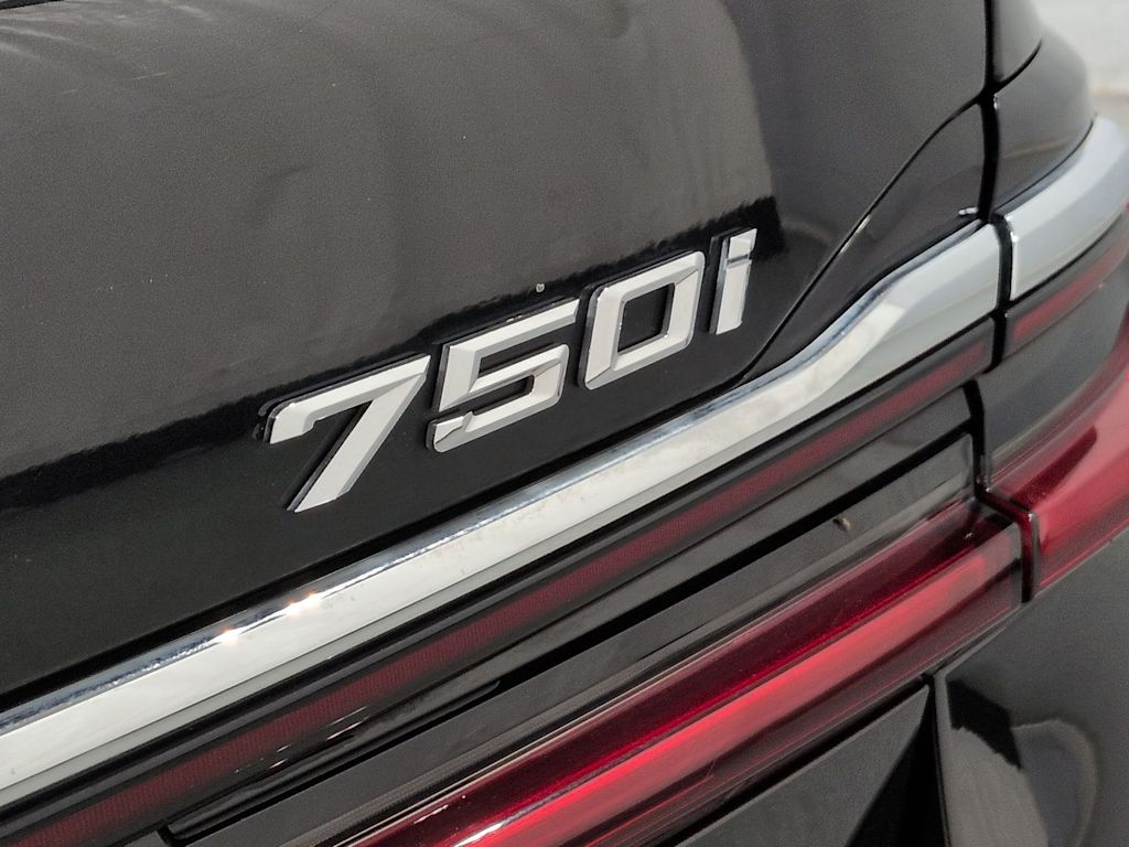 Thumbnail: 2020 BMW 7 Series - 24