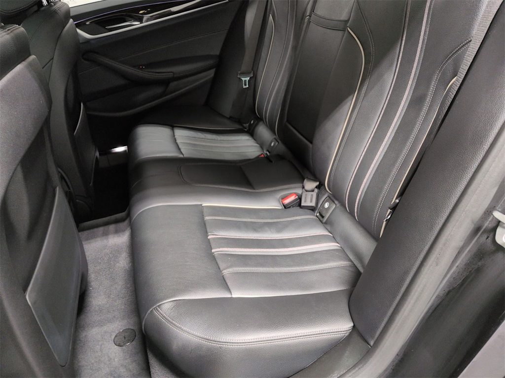 Thumbnail: 2018 BMW 5 Series - 21