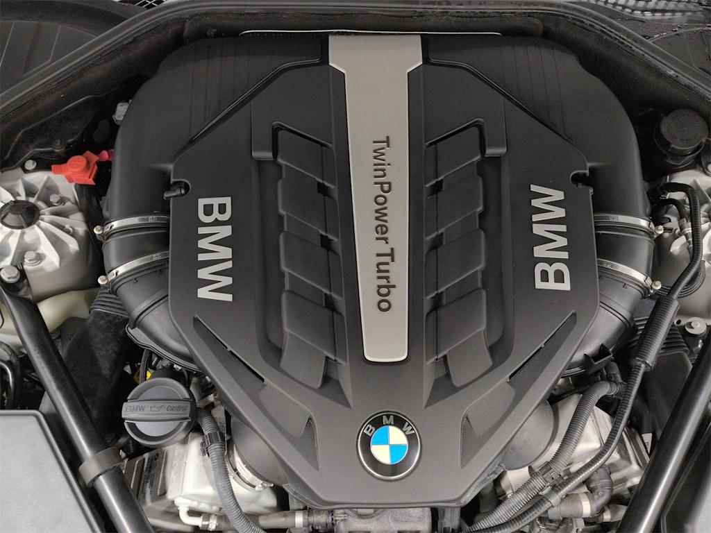 Thumbnail: 2014 BMW 7 Series - 9