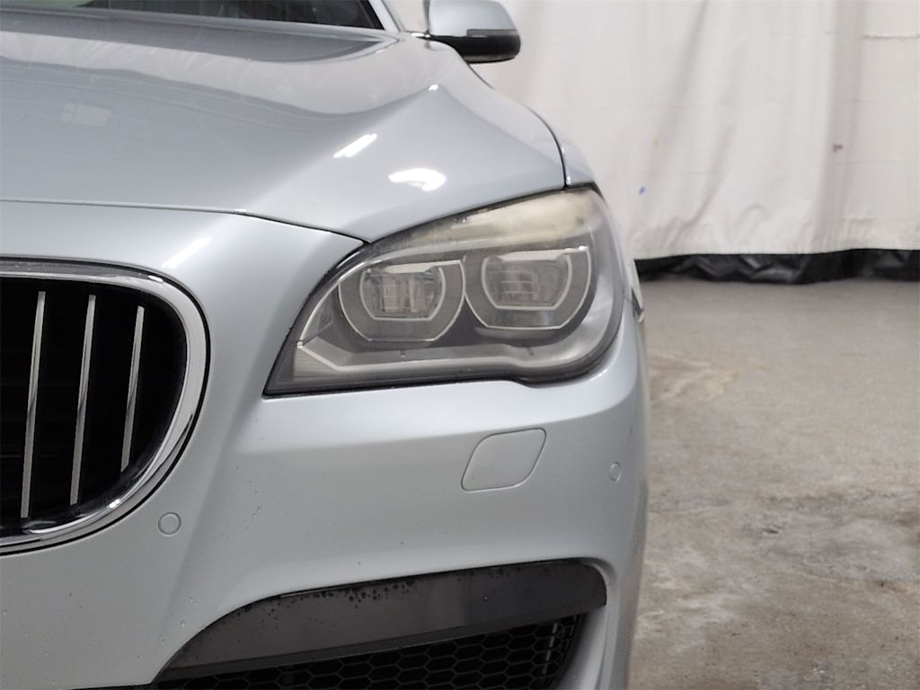 Thumbnail: 2014 BMW 7 Series - 26