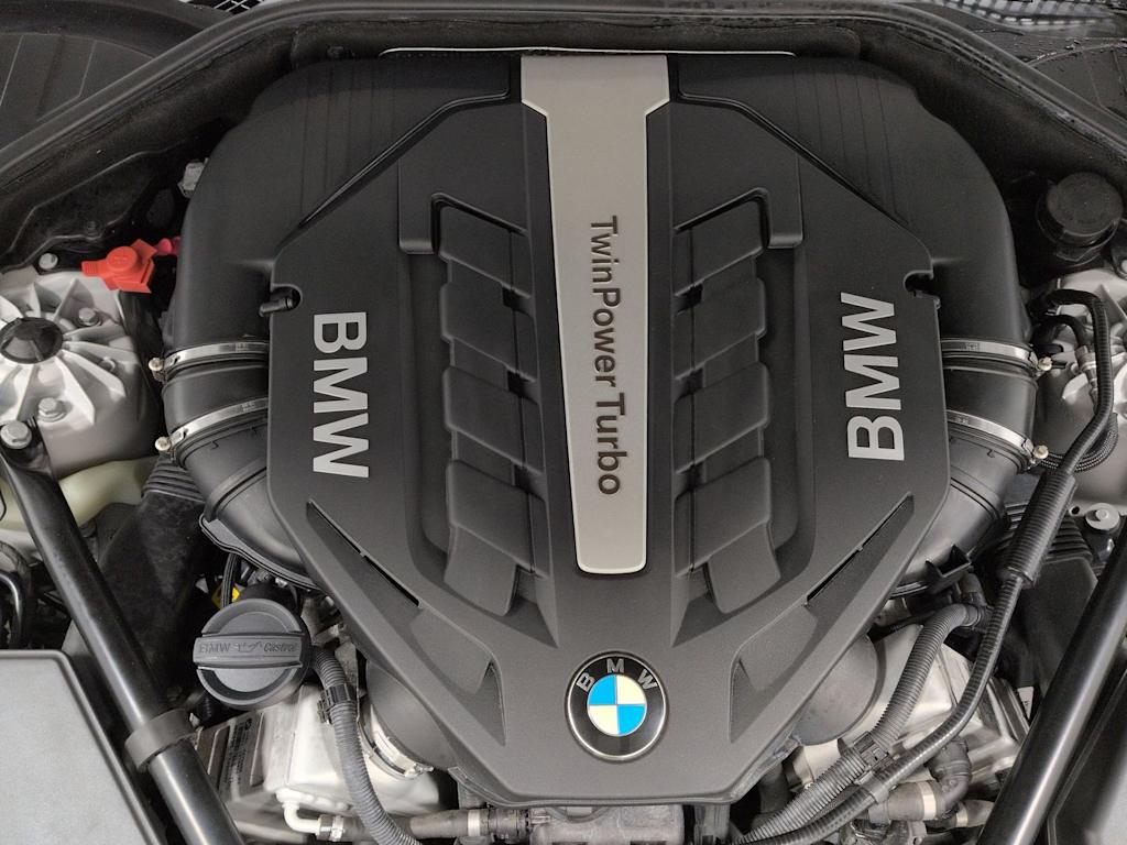 Thumbnail: 2014 BMW 7 Series - 9