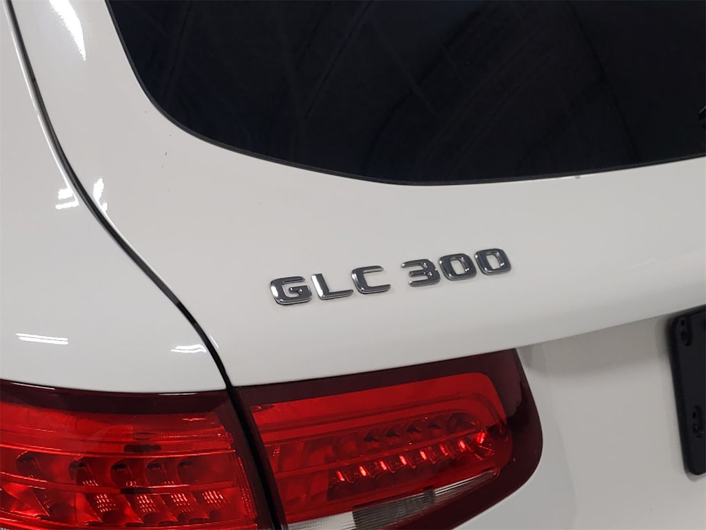 Thumbnail: 2017 Mercedes-Benz GLC - 7