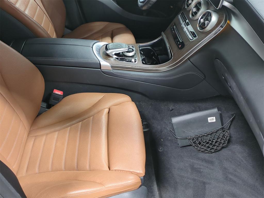 2019 Mercedes-Benz GLC 300 12