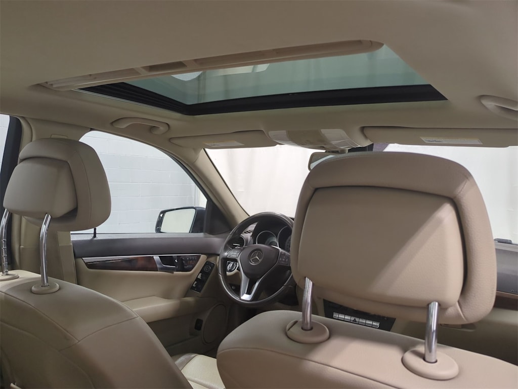 Thumbnail: 2014 Mercedes-Benz C-Class - 12