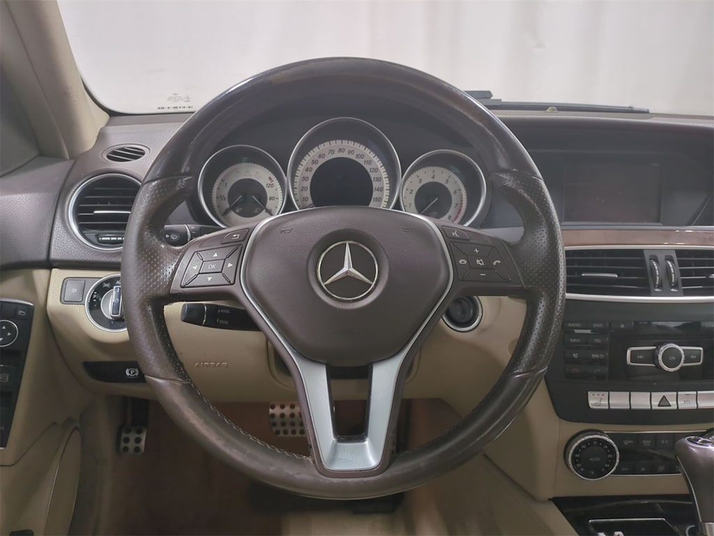 Thumbnail: 2014 Mercedes-Benz C-Class - 14