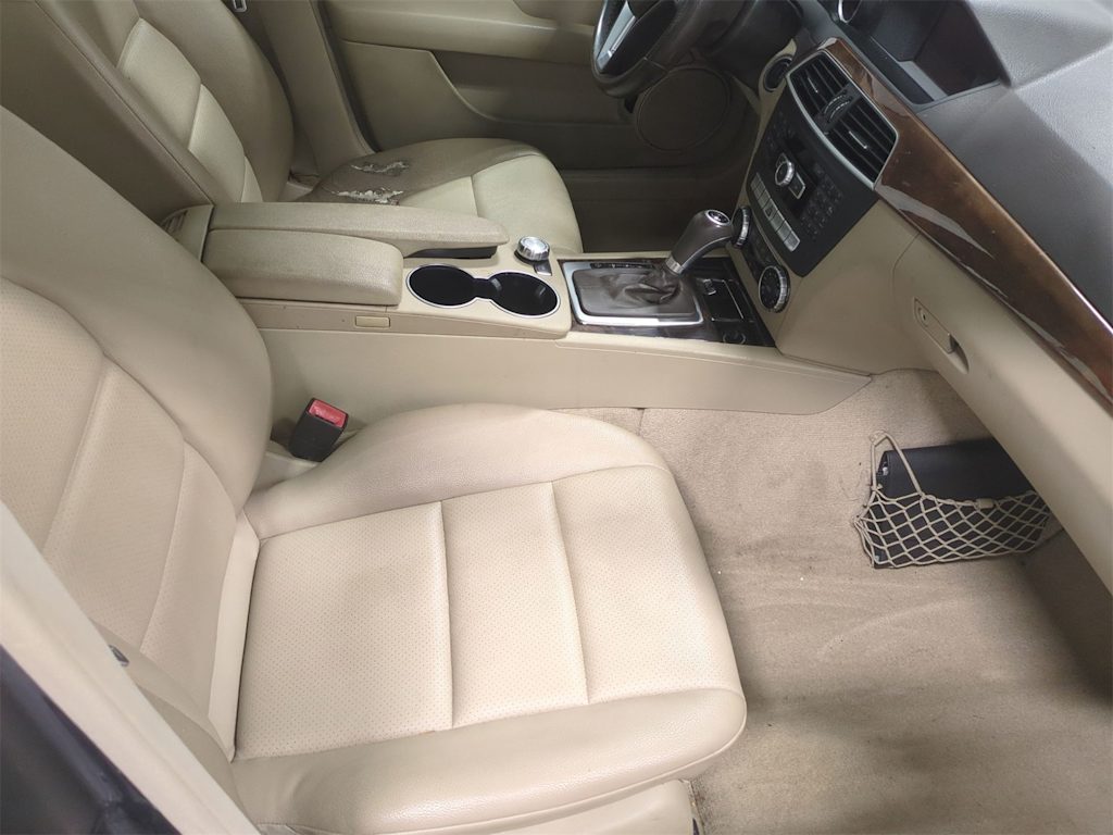 Thumbnail: 2014 Mercedes-Benz C-Class - 30