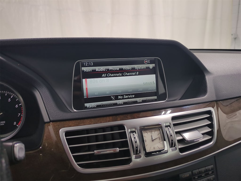 Thumbnail: 2014 Mercedes-Benz E-Class - 16