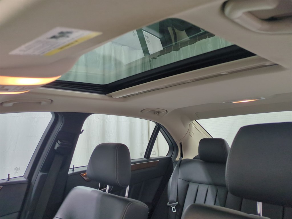 Thumbnail: 2014 Mercedes-Benz E-Class - 28