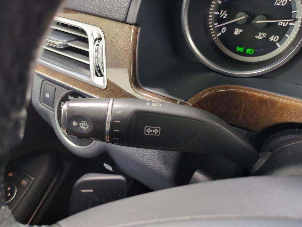 Thumbnail: 2014 Mercedes-Benz E-Class - 33