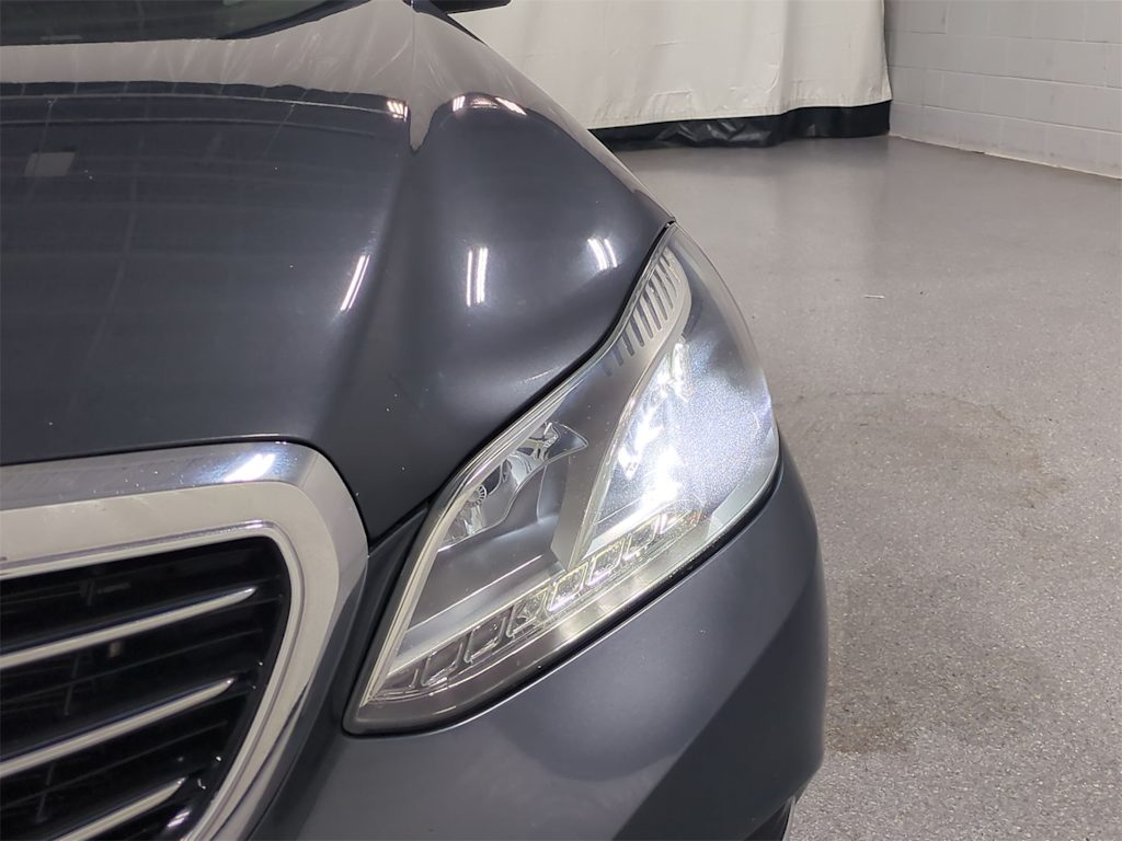 Thumbnail: 2014 Mercedes-Benz E-Class - 25