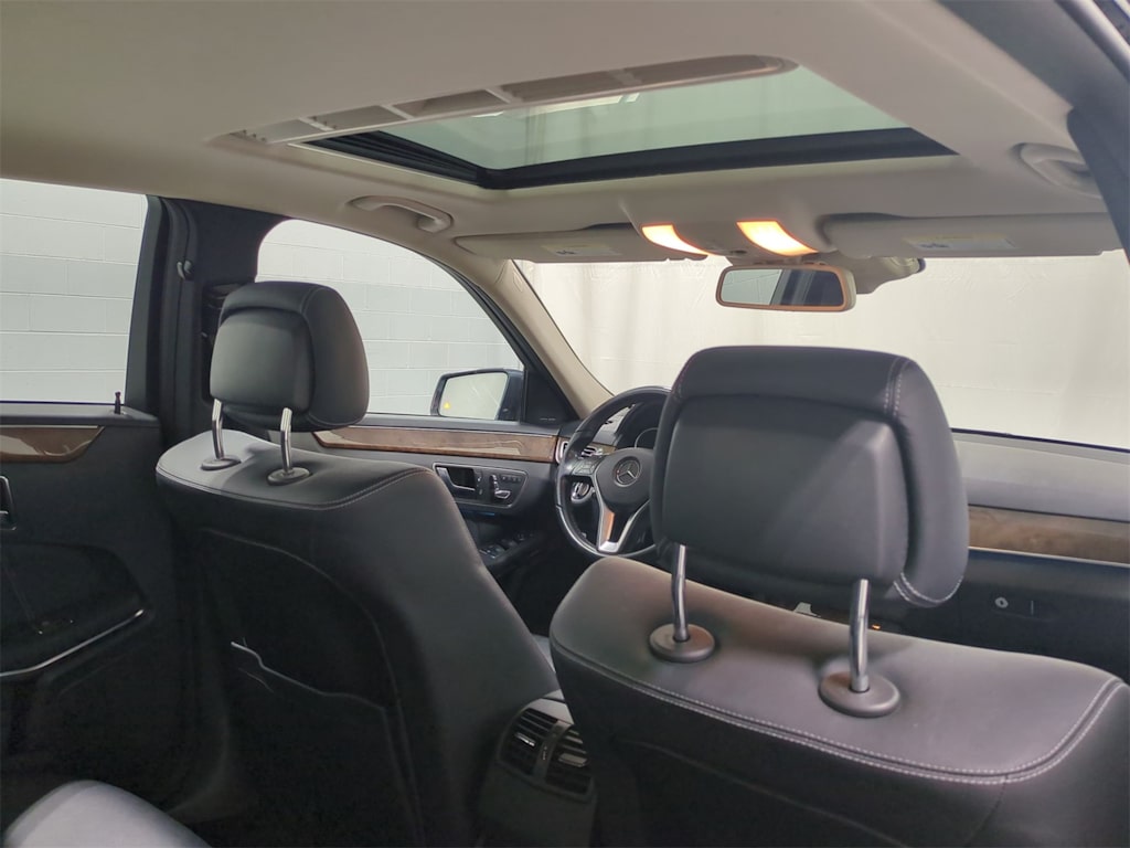 Thumbnail: 2014 Mercedes-Benz E-Class - 14