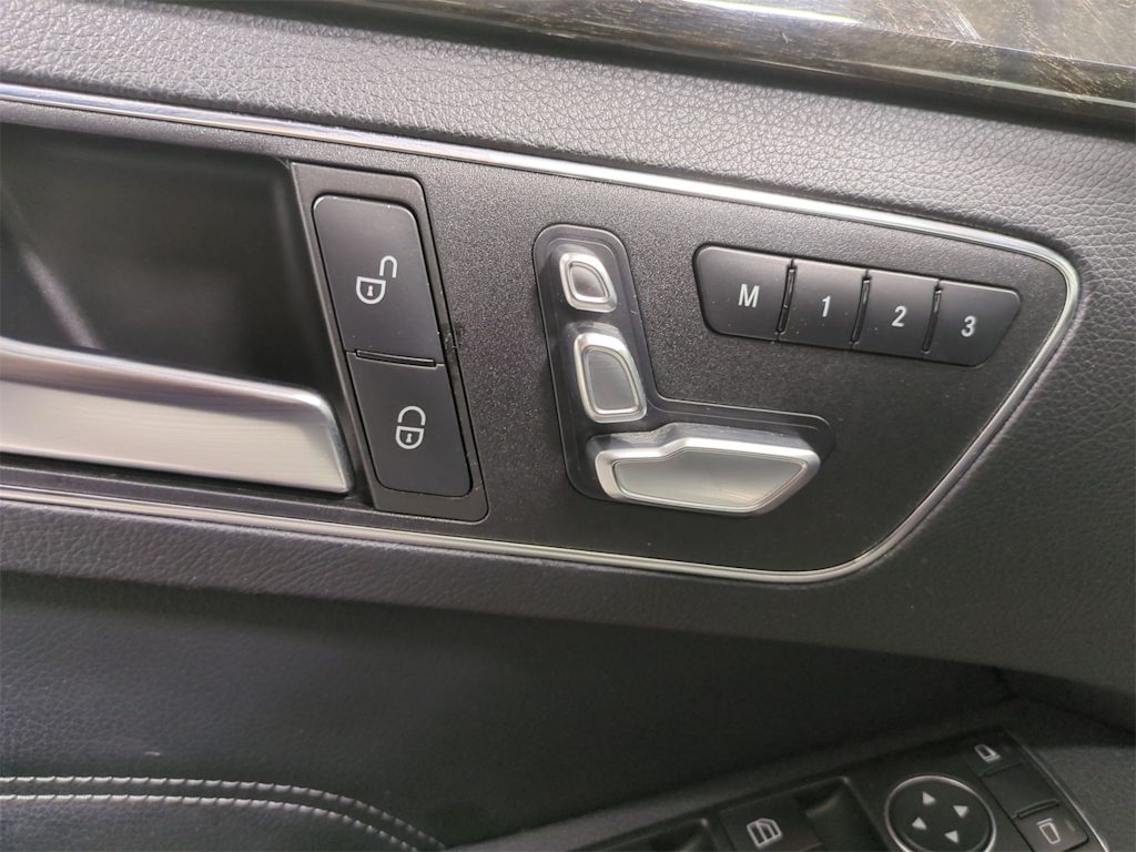 Thumbnail: 2014 Mercedes-Benz E-Class - 26