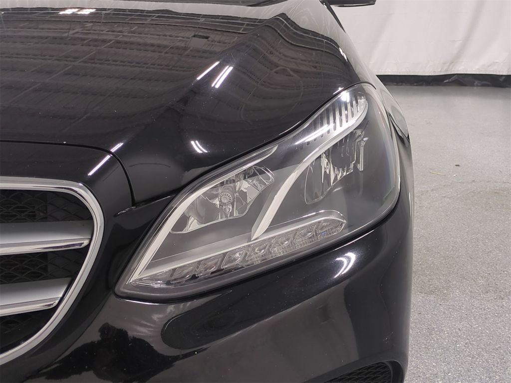 Thumbnail: 2014 Mercedes-Benz E-Class - 24