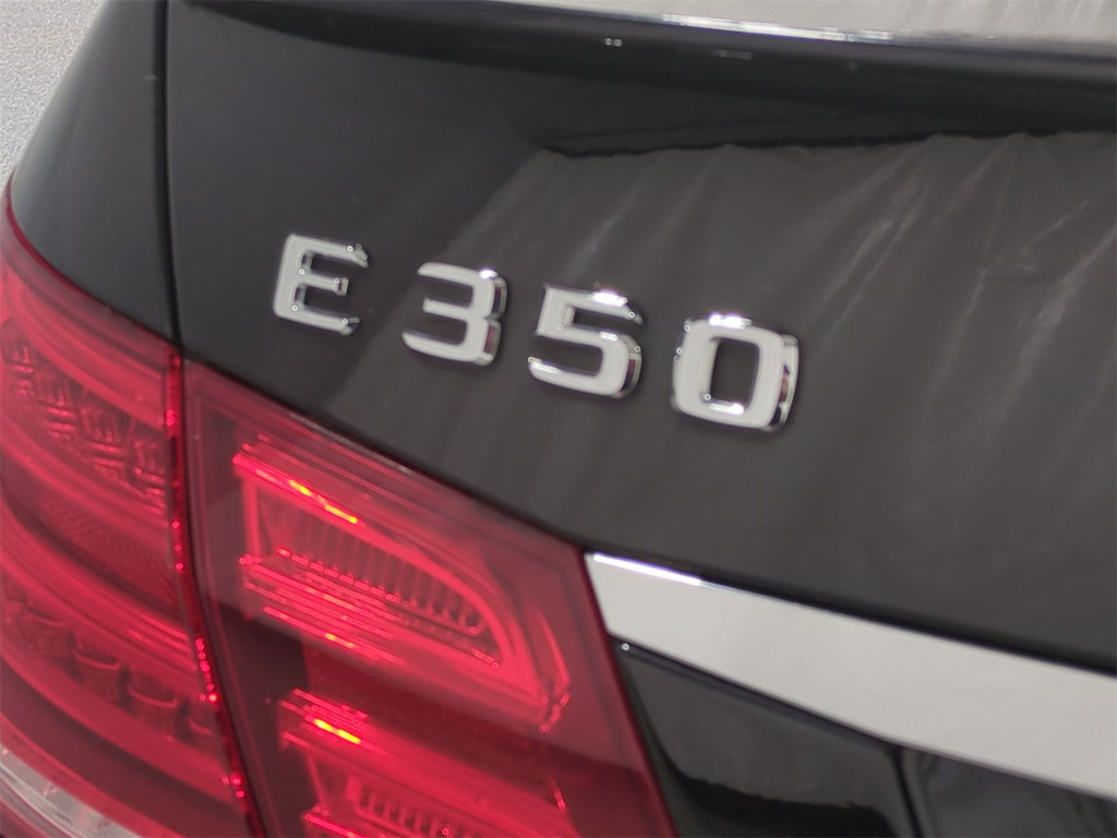 Thumbnail: 2014 Mercedes-Benz E-Class - 25
