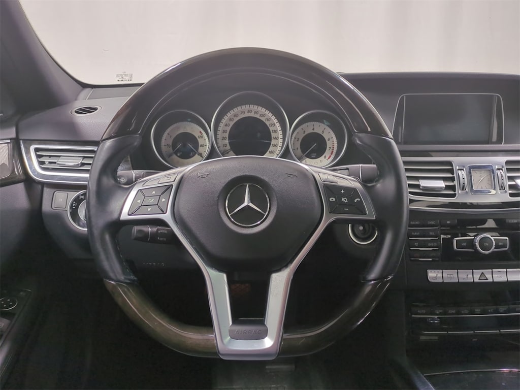 Thumbnail: 2014 Mercedes-Benz E-Class - 14