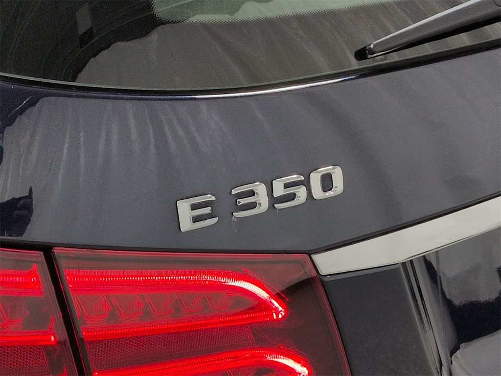 Thumbnail: 2015 Mercedes-Benz E-Class - 26