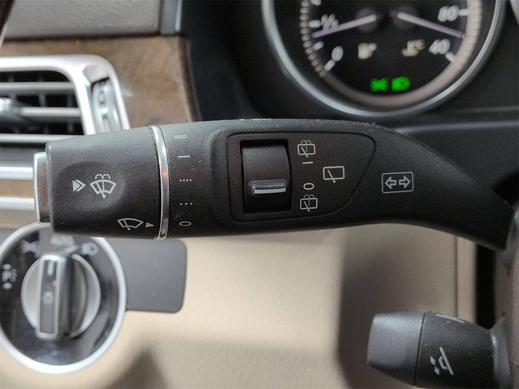 Thumbnail: 2015 Mercedes-Benz E-Class - 16