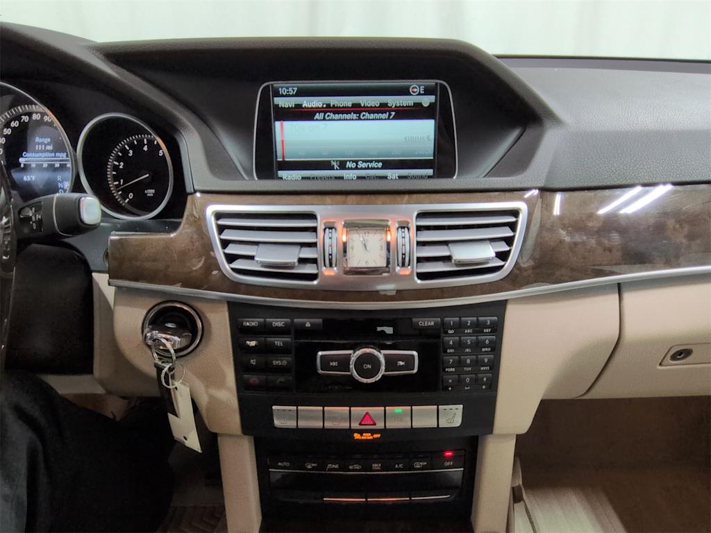 Thumbnail: 2015 Mercedes-Benz E-Class - 15