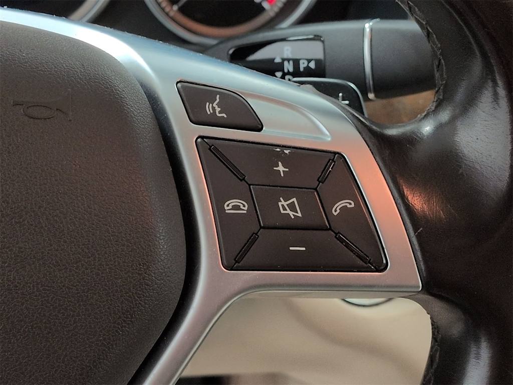 Thumbnail: 2015 Mercedes-Benz E-Class - 33