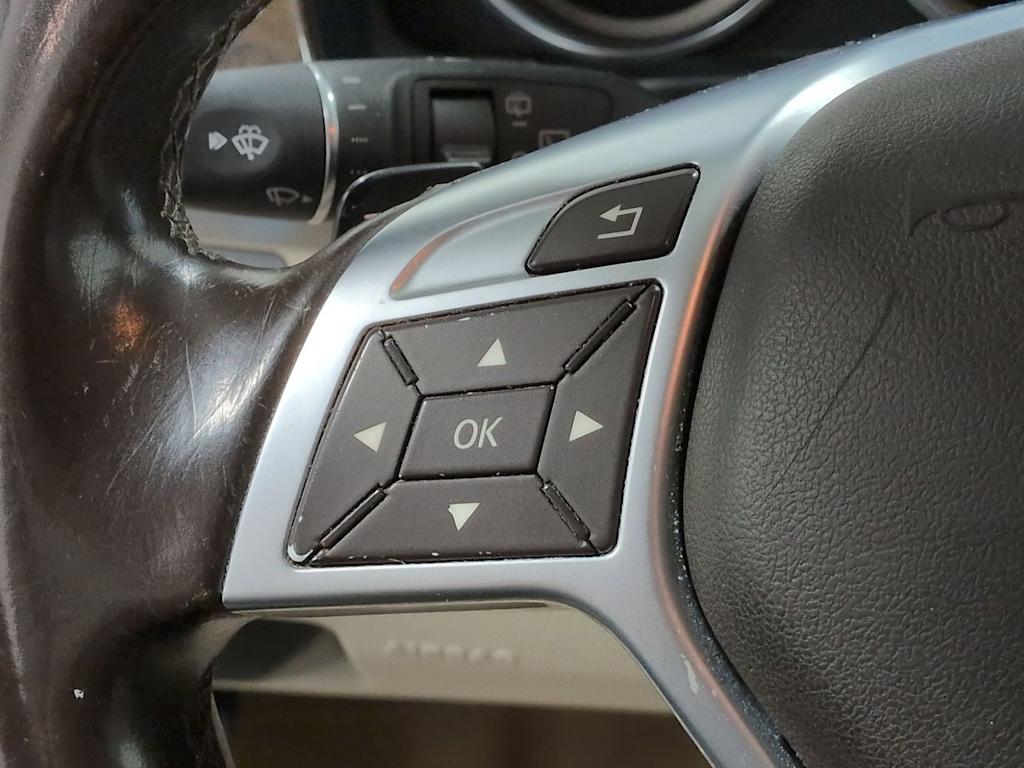 Thumbnail: 2015 Mercedes-Benz E-Class - 32