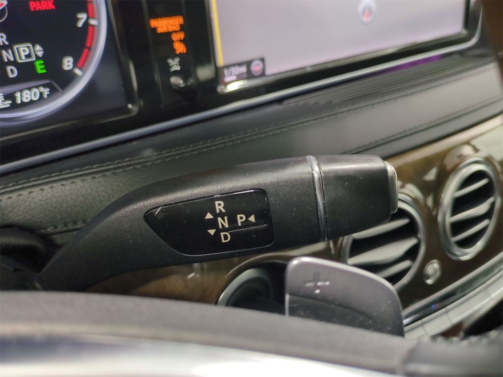 Thumbnail: 2015 Mercedes-Benz S-Class - 16