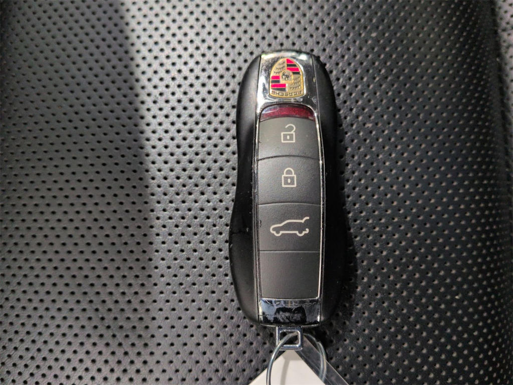 Thumbnail: 2020 Porsche Macan - 19