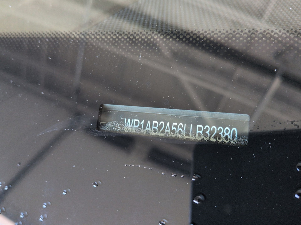 Thumbnail: 2020 Porsche Macan - 20