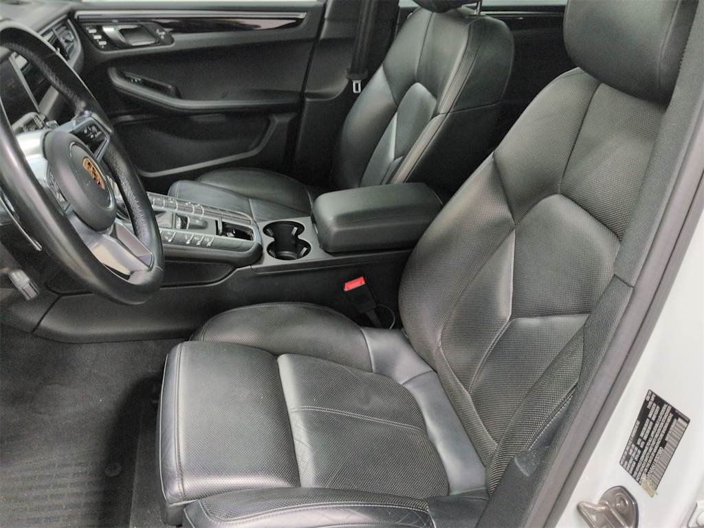 Thumbnail: 2020 Porsche Macan - 11