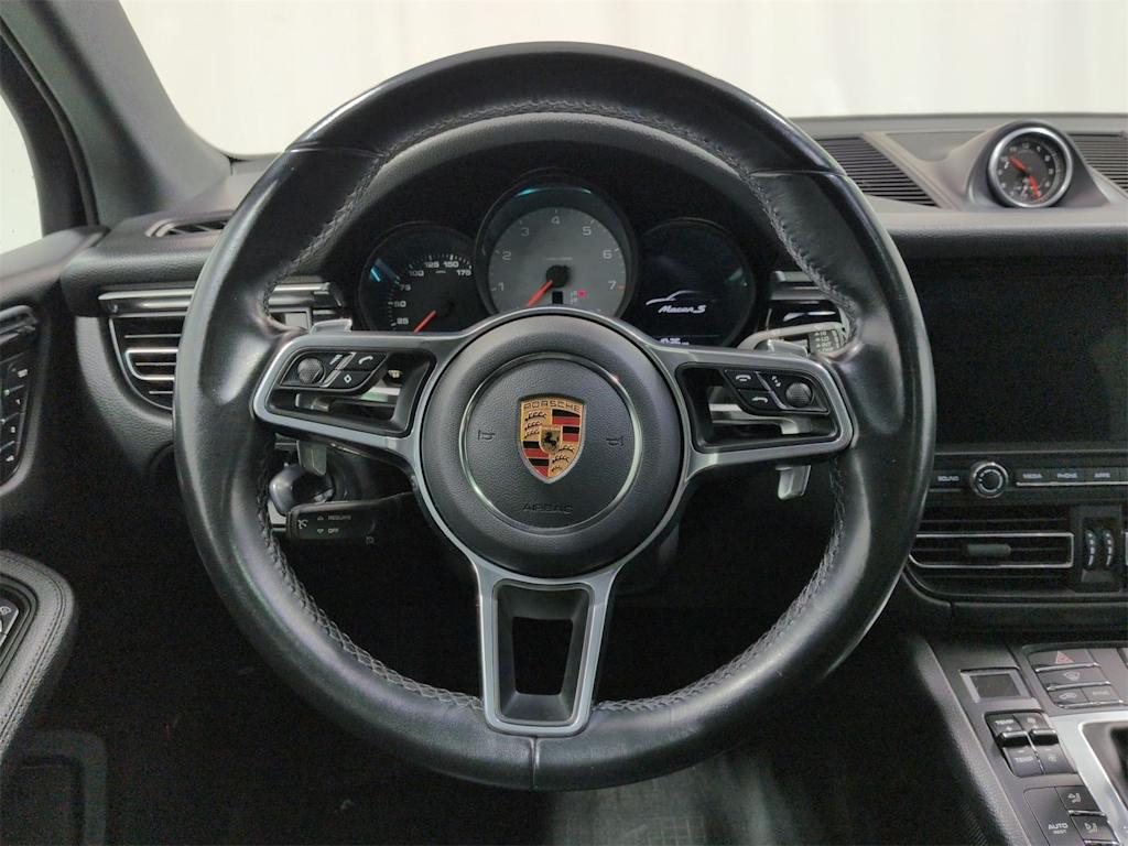 Thumbnail: 2020 Porsche Macan - 14