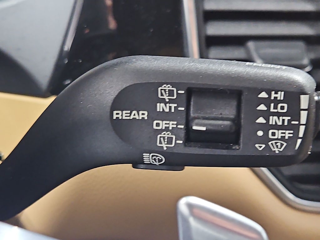 Thumbnail: 2017 Porsche Macan - 17